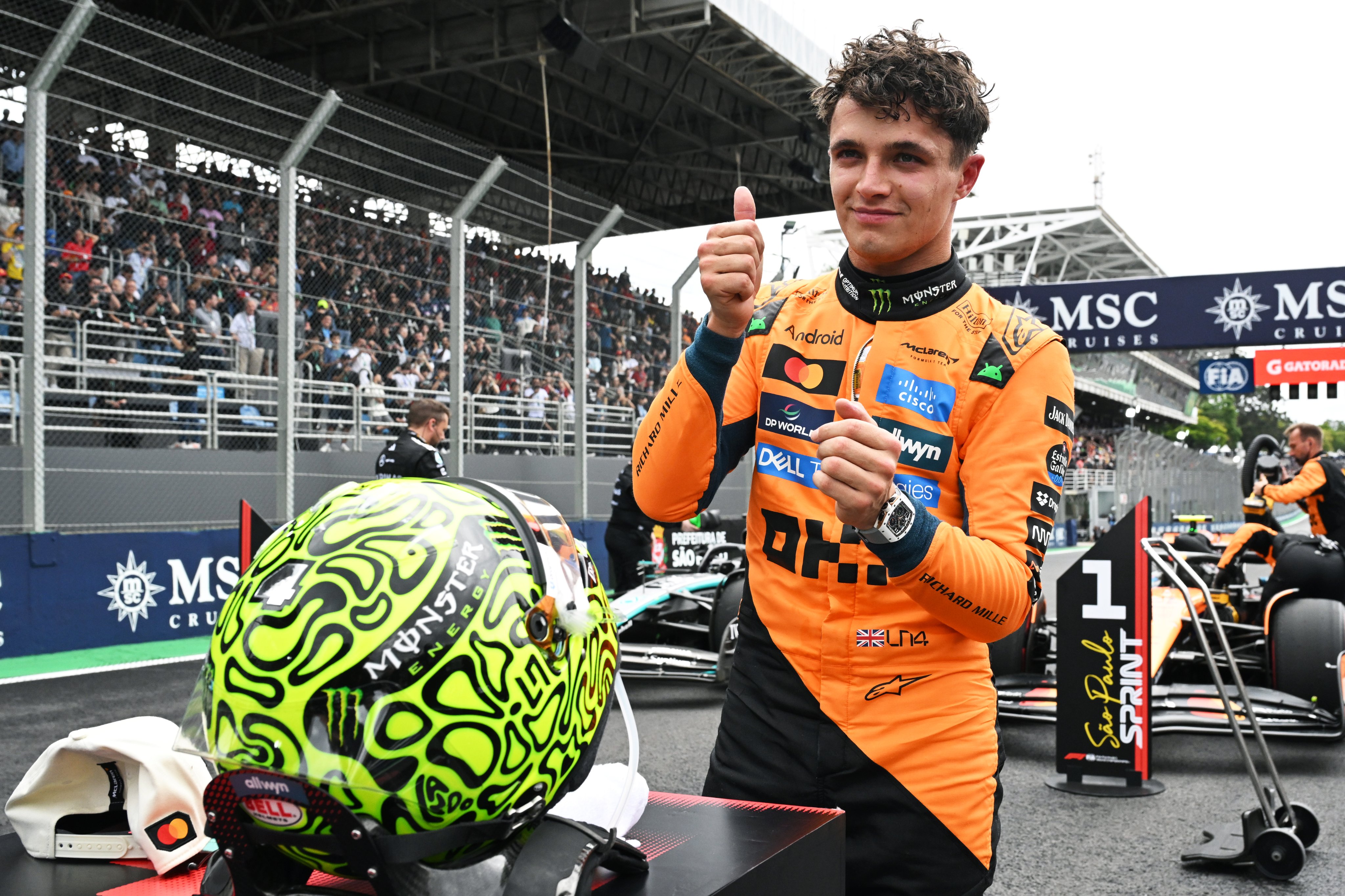 Lando Norris raih kemenangan menegangkan di Sprint F1 GP Sao Paulo 2025.