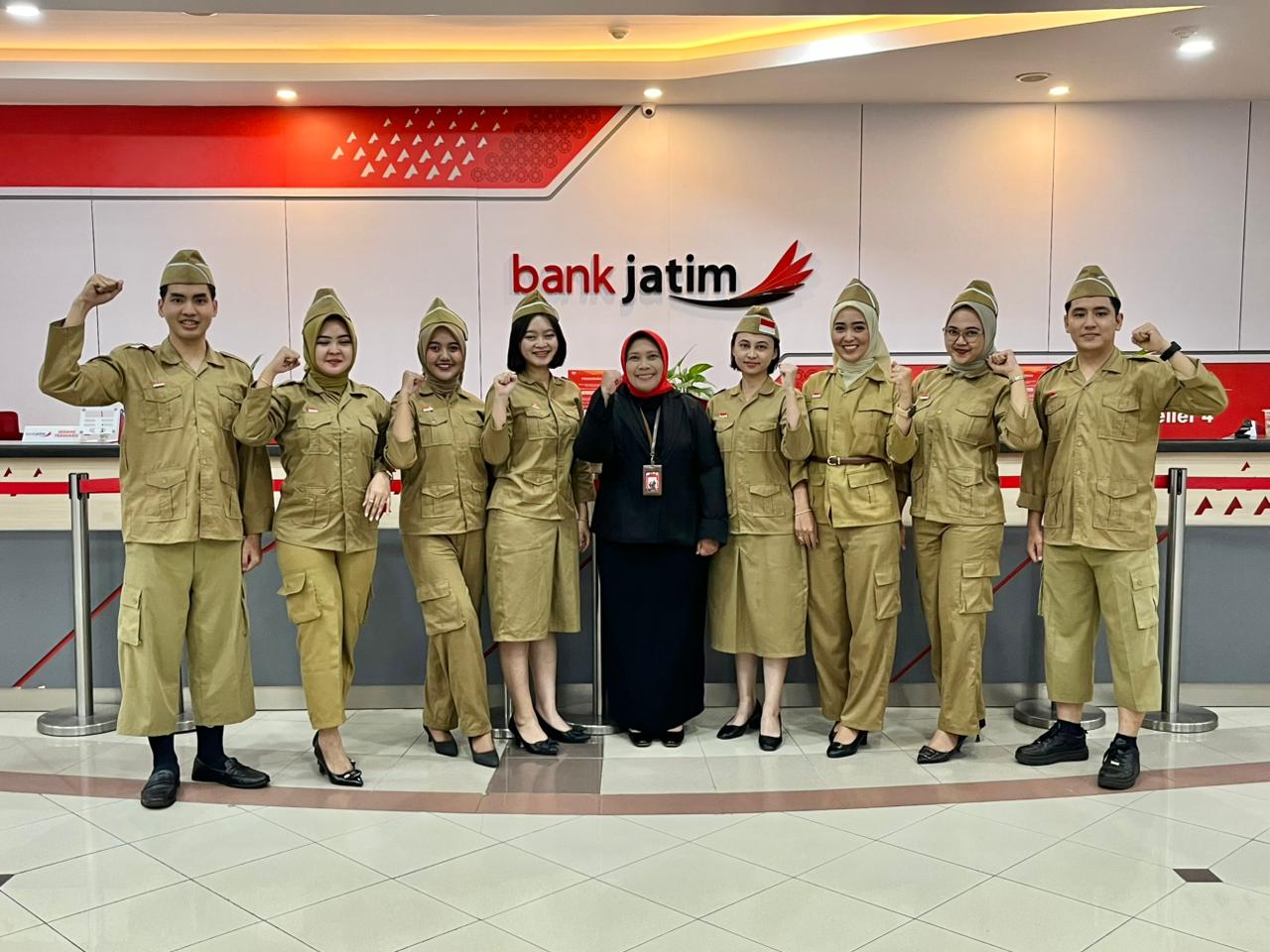 Bank Jatim Banyuwangi rayakan Hari Pahlawan 2025.