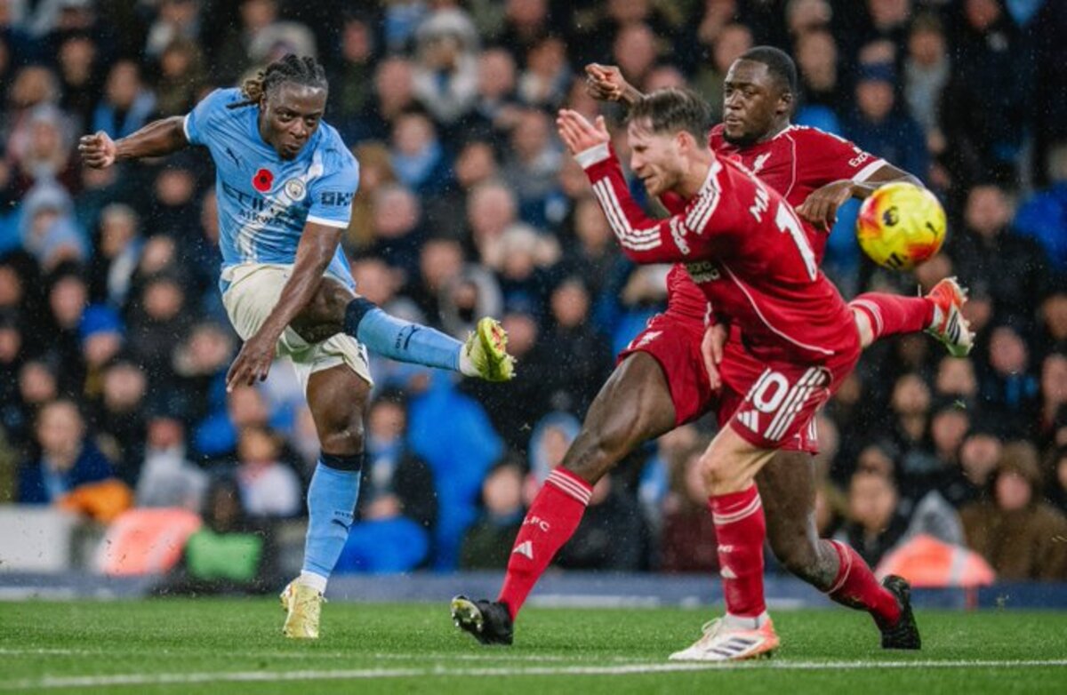 KALAH TELAK: Manchester City bisa menjinakkan juara bertahan Liverpool di Etihad
