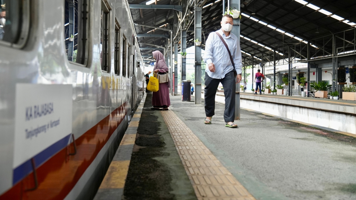 Kereta Api Rajabasa catat peningkatan penumpang 7,8 persen hingga Oktober 2025.