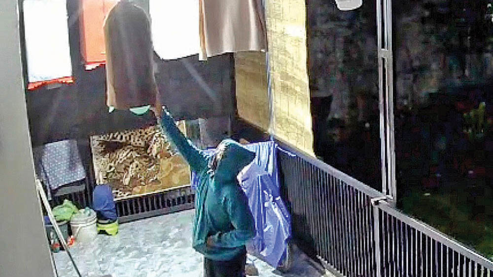 Terduga maling burung kicau di rumah Prayit, 38, warga Dusun Tegalyasan, Desa Tegalarum, Kecamatan Sempu, Minggu (9/11) dini hari sekitar pukul 02.30.