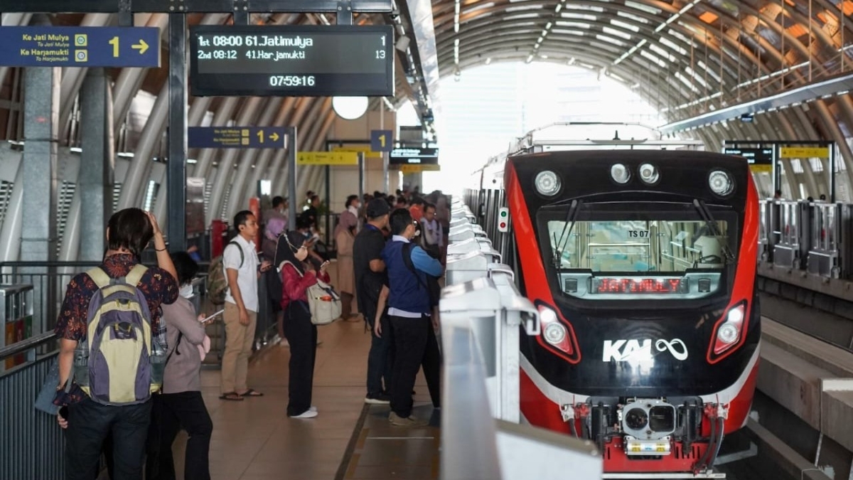 Rencana Kemenhub membuka peluang swasta bangun skytrain sebagai feeder LRT Jabodebek.