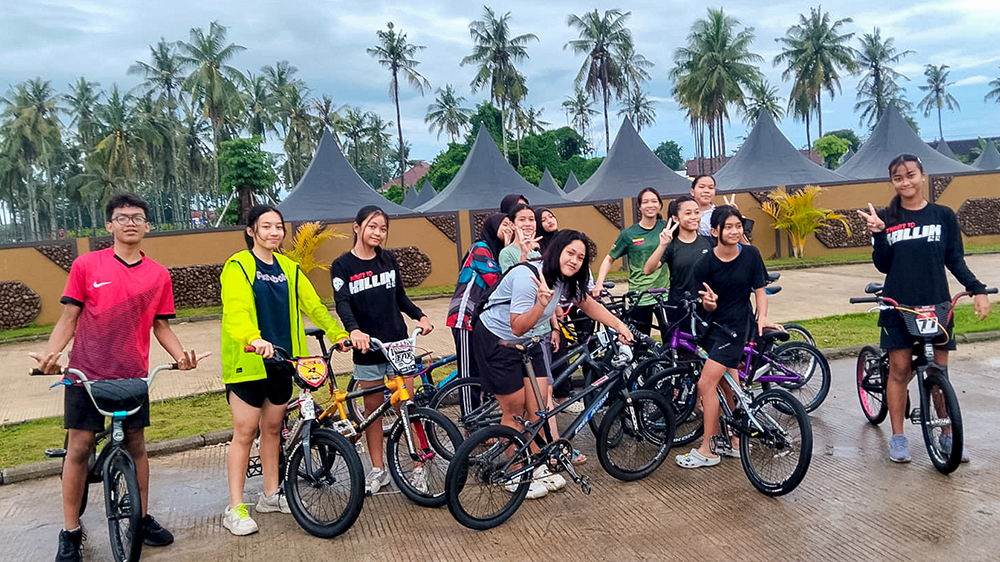 Banyuwangi BMX Supercross 2025 hadir dengan 207 rider internasional dan jadi satu-satunya event Indonesia yang masuk agenda resmi UCI.