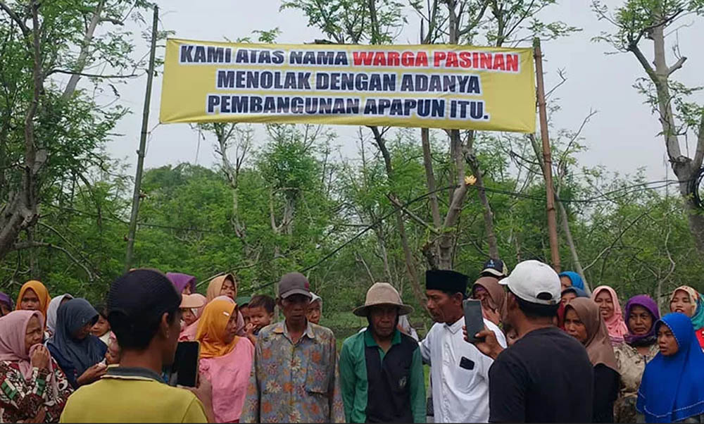 GERUDUK: Puluhan warga yang mendatangi lokasi yang disebut-sebut akan dibangun sekolah tamtama TNI AL.