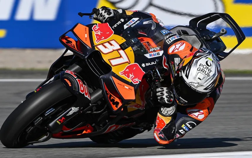 Analisis Pedro Acosta tentang persaingan pabrikan MotoGP jelang 2026.