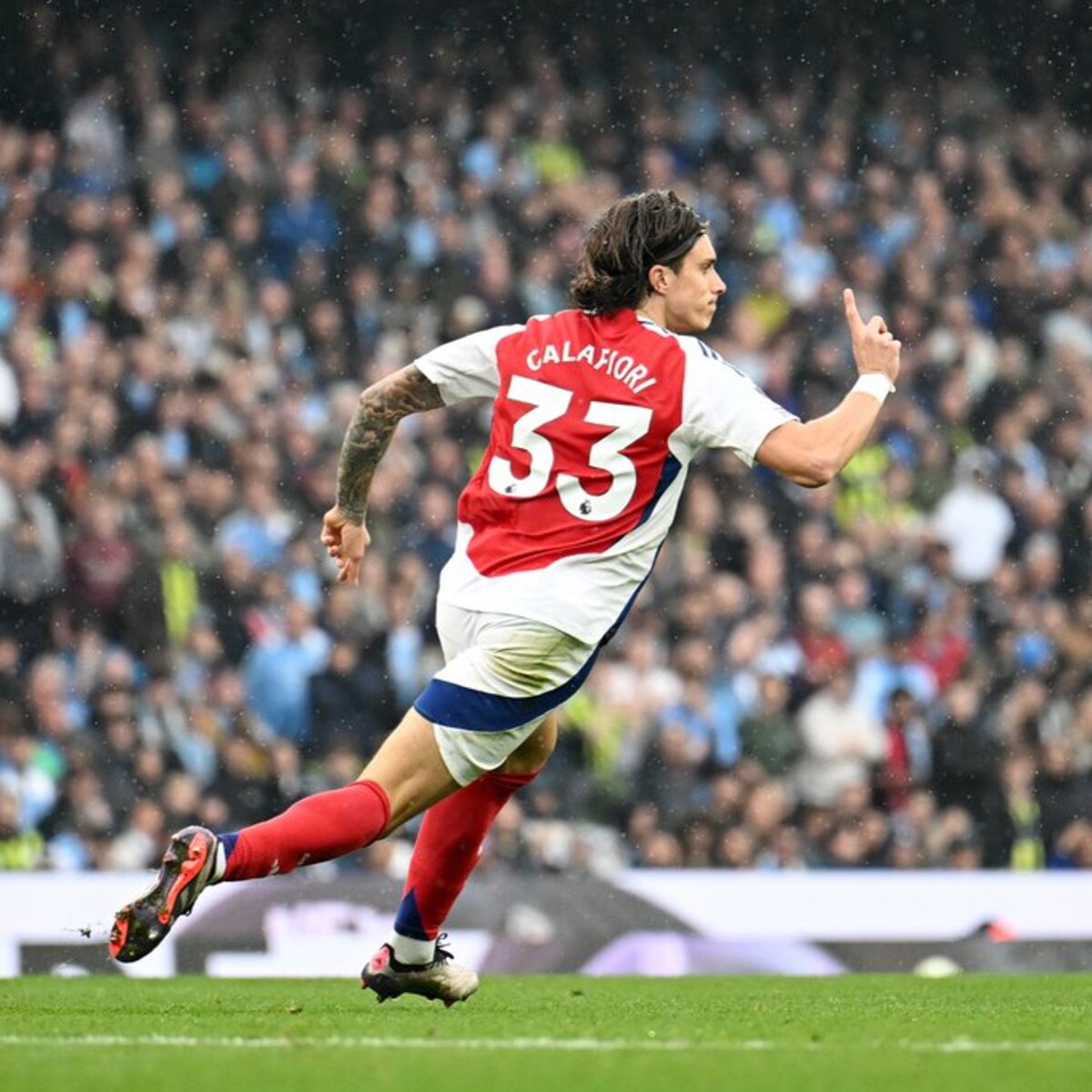 KABAR BAIK: Kondisi Riccardo Calafiori mulai membaik untuk bisa merumput bersama Arsenal