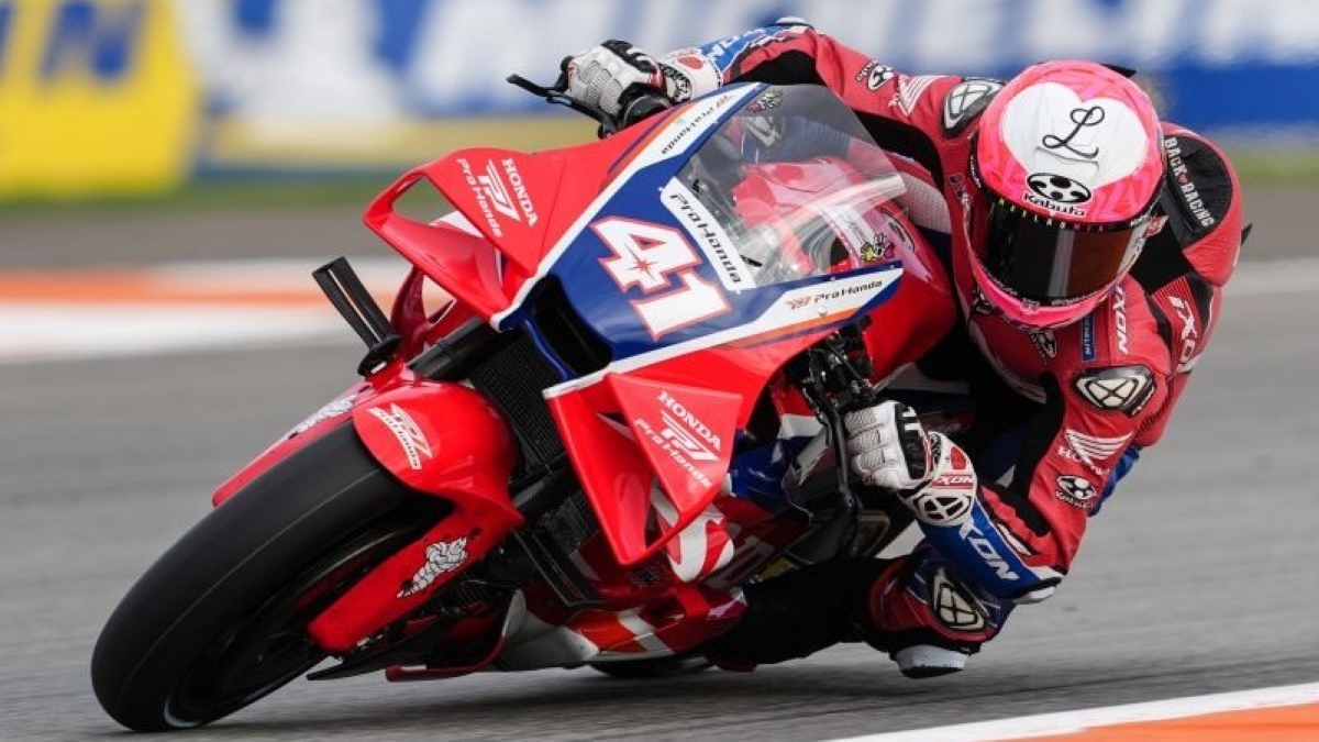 Insiden unik mewarnai MotoGP Valencia 2025.