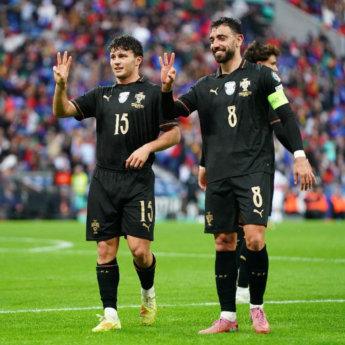 LOLOS: Bruno Fernandes ungkap kondisi Ronaldo usai terima kartu merah saat kontra Irlandia