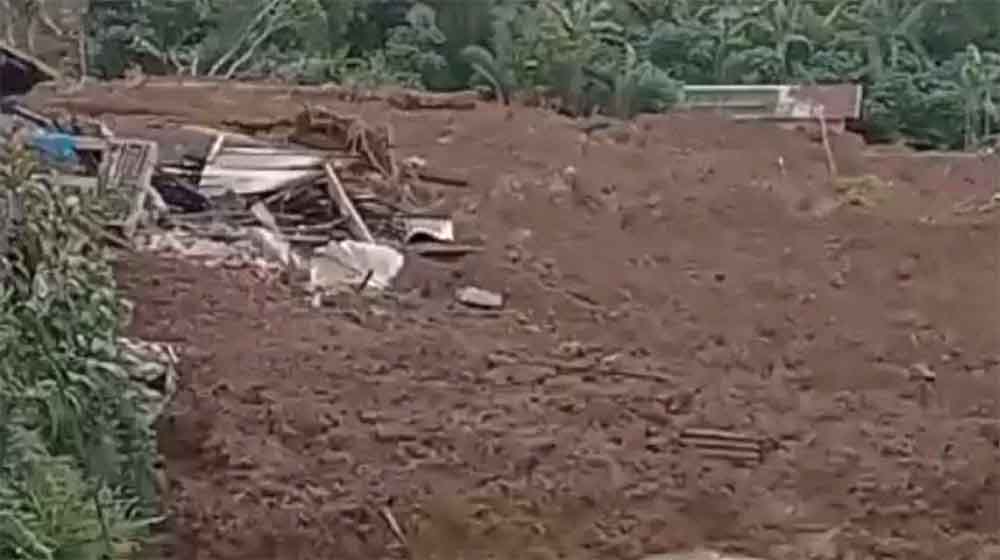 Tangkapan layar video bencana tanah longsor di Dusun Situkung, Desa Pandanarum, Kecamatan Pandanarum, Kabupaten Banjarnegara, Minggu (16/11).