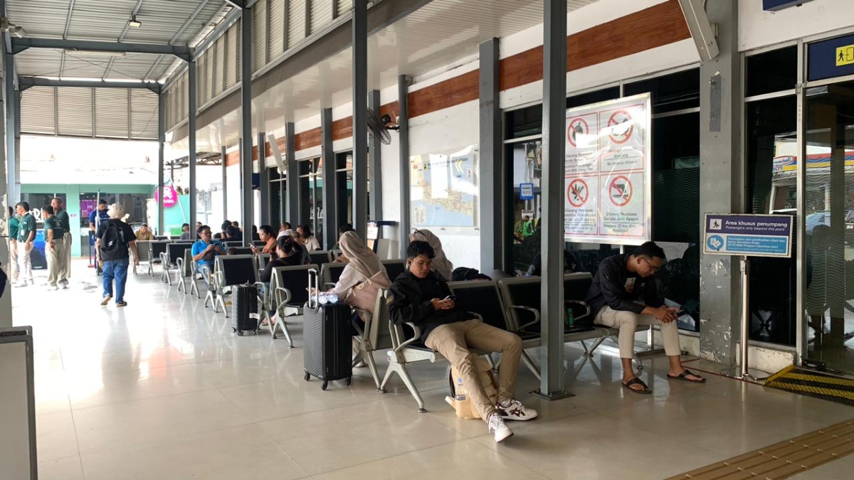 Gangguan operasional KA Barang Aksa Cargo di petak Mesigit-Surabaya Pasar Turi.