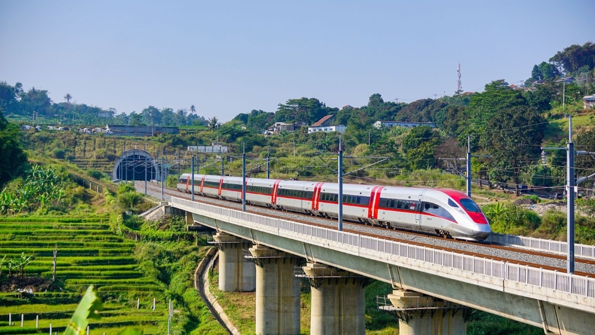 KPK mendalami dugaan korupsi proyek kereta cepat Whoosh.