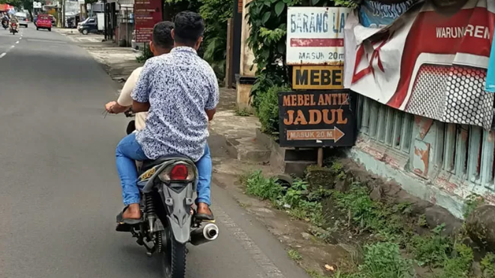 Polisi akan memburu motor tanpa pelat nomor. Ini dendanya.