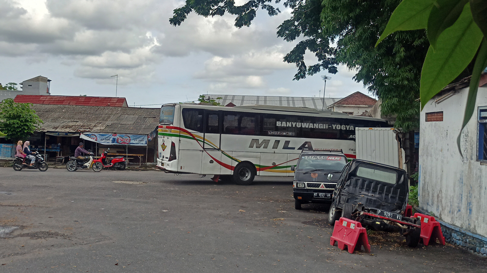 Kondisi Terminal Jajag, Kecamatan Gambiran, Kamis (20/11). Menyongsong libur Nataru, jumlah armada bus yang beroperasi di terminal tersebut bakal ditambah.