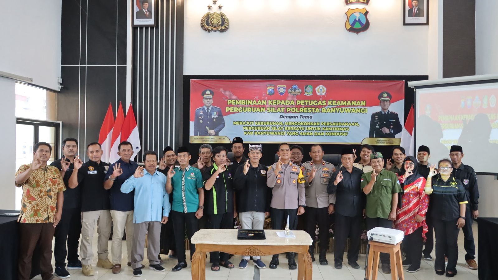 Pembinaan Polresta Banyuwangi satukan perguruan silat.