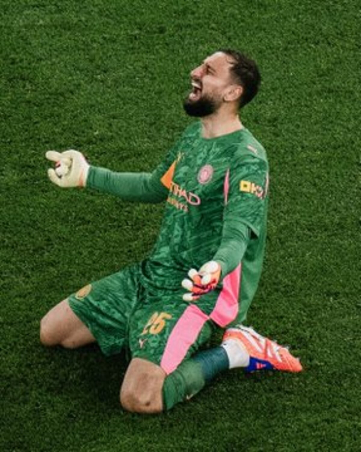 TERBAIK: Deretan kiper terbaik dunia 2025 saat ini