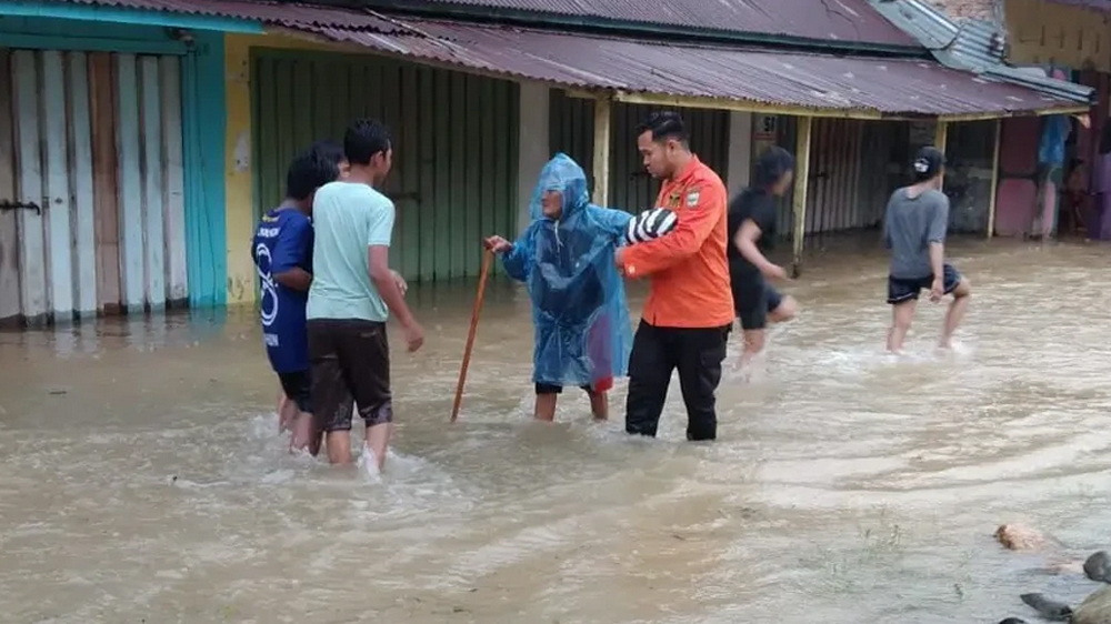 BPBD Kabupaten Padang Pariaman segera turun ke lokasi kejadian guna melakukan penanganan serta pendataan, pascabanjir yang menerjang pada Sabtu (22/11).