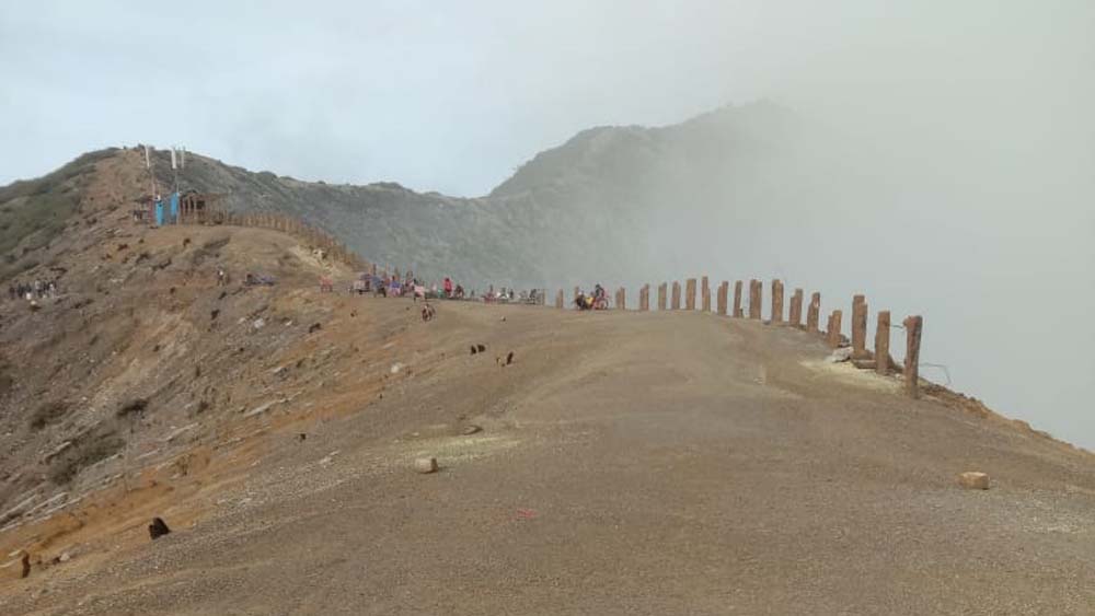 Inilah suasana Kawah Ijen saat ini. Imbas blue fire padam, wisatawan yang datang kini menurun drastis.