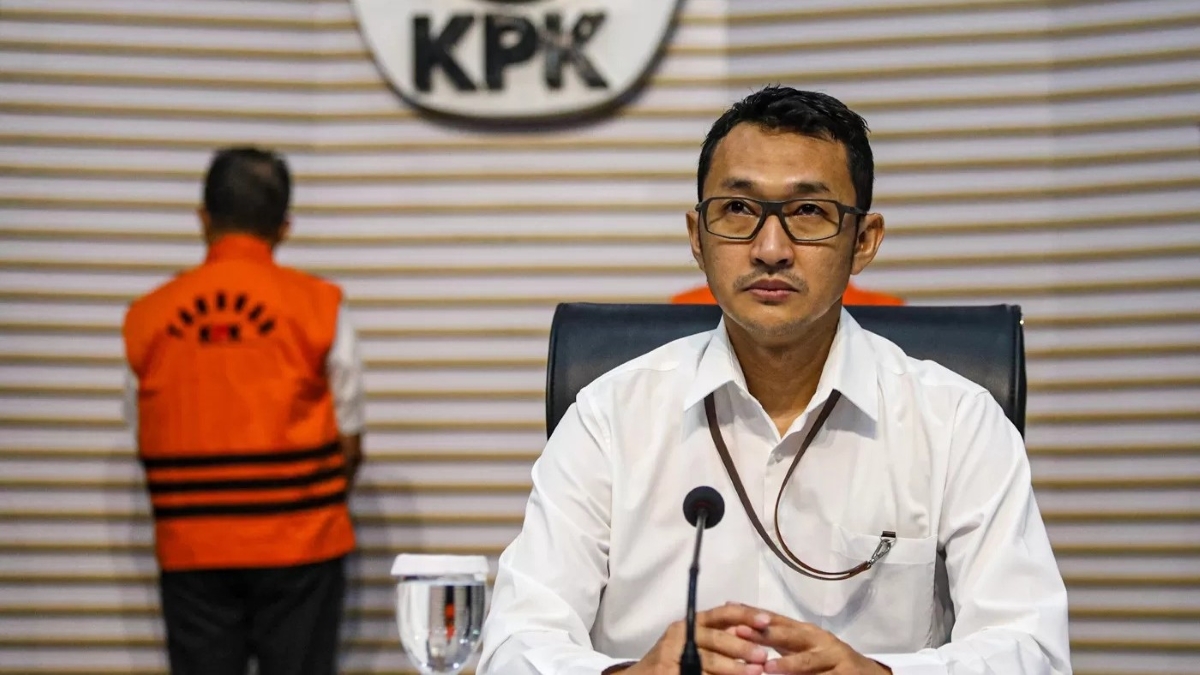 KPK periksa dua saksi terkait dugaan suap proyek pembangunan dan pemeliharaan jalur kereta api DJKA.