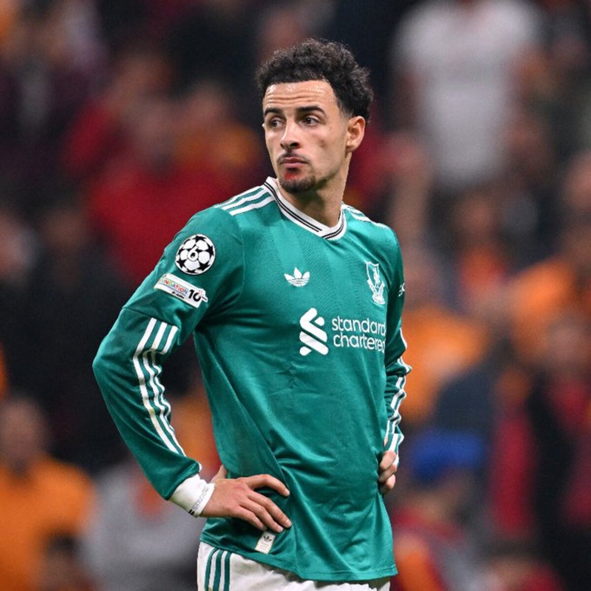 GELANDANG: Curtis Jones kritik performa Liverpool sejauh ini
