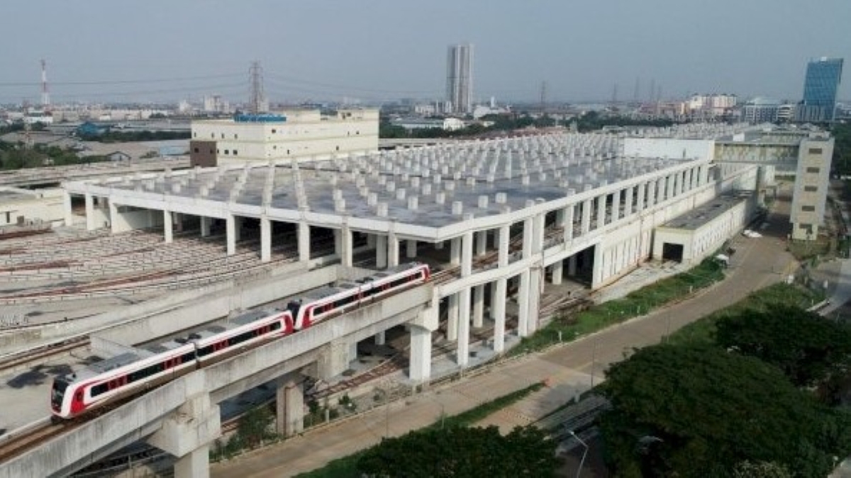 Progres LRT Jakarta Fase 1B capai 80,57 persen per November 2025.