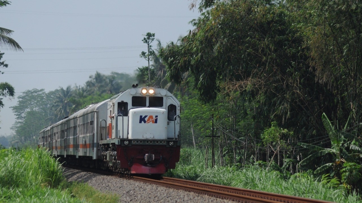 Kolaborasi KAI dan Pemprov Jabar memperkuat pengembangan transportasi kereta api.
