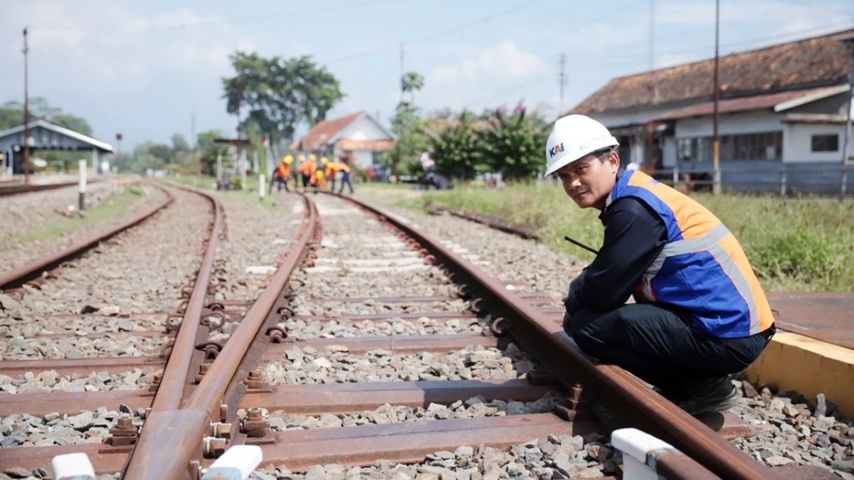 KAI Daop 9 Jember tingkatkan keselamatan perjalanan kereta api Natal dan Tahun Baru.