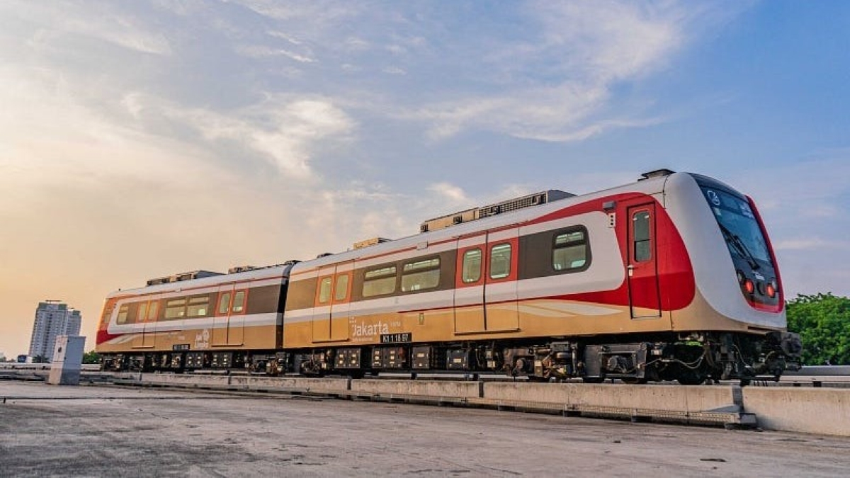 Evaluasi efektivitas LRT Jakarta Fase 1.