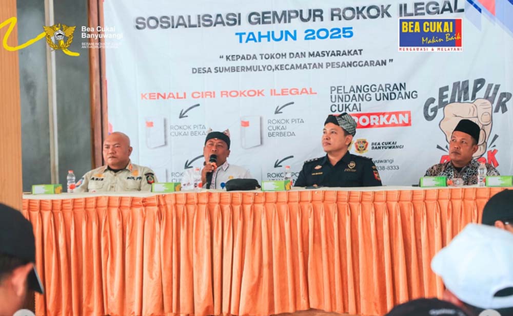 Sosialisasi Satpol PP dan Bea Cukai terkait larangan produksi dan penjualan rokok ilegal.