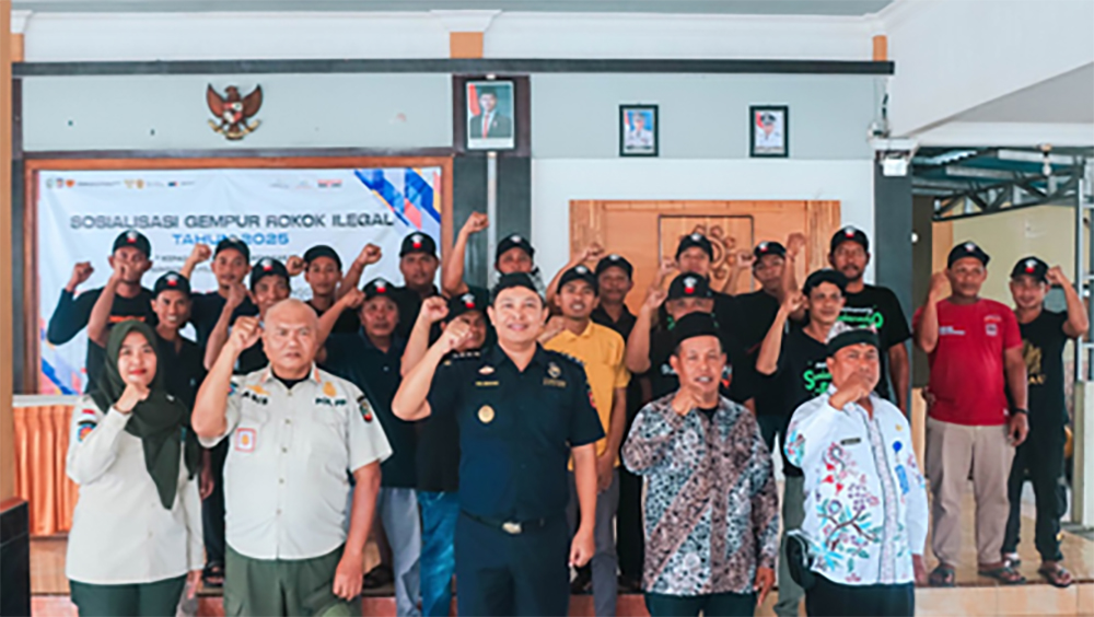 Bea Cukai berkolaborasi dengan Satpol PP Banyuwangi menyelenggarakan kegiatan sosialisasi bertajuk Gempur Rokok Ilegal di Kantor Desa Sumbermulyo, Kecamatan Pesanggaran, pada Kamis (13/11) lalu.