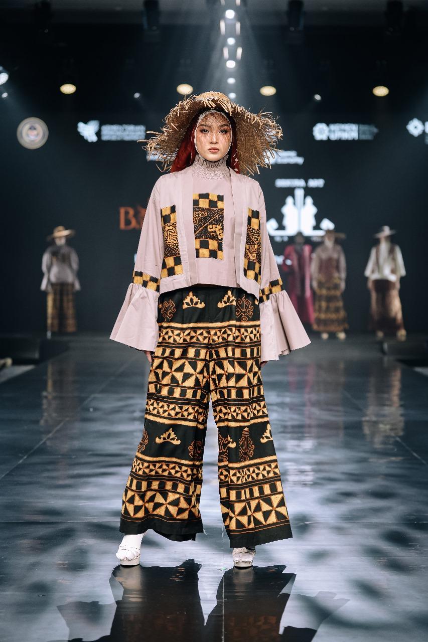 Laila Al Khusna: Perempuan Lampung di Balik Gemilang Batik Siger dengan Semangat Pemberdayaan dan Ramah Lingkungan.