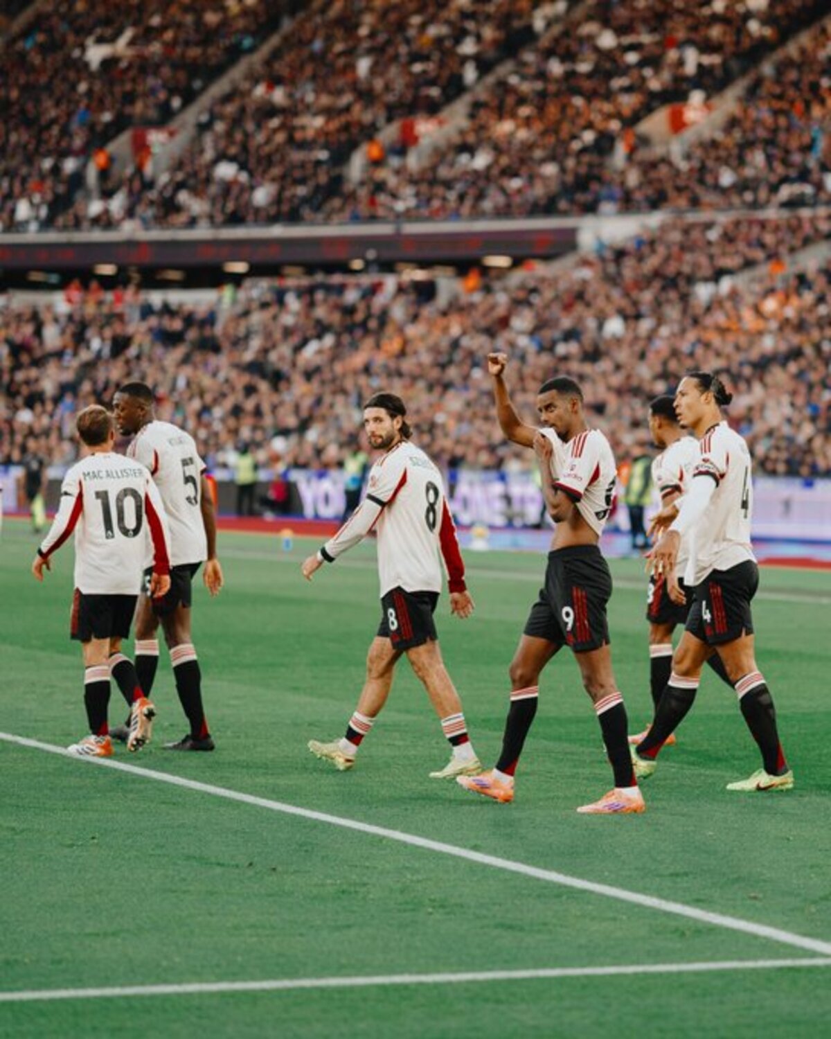 KEMENANGAN PENTING: Liverpool menang 2-0 atas West Ham