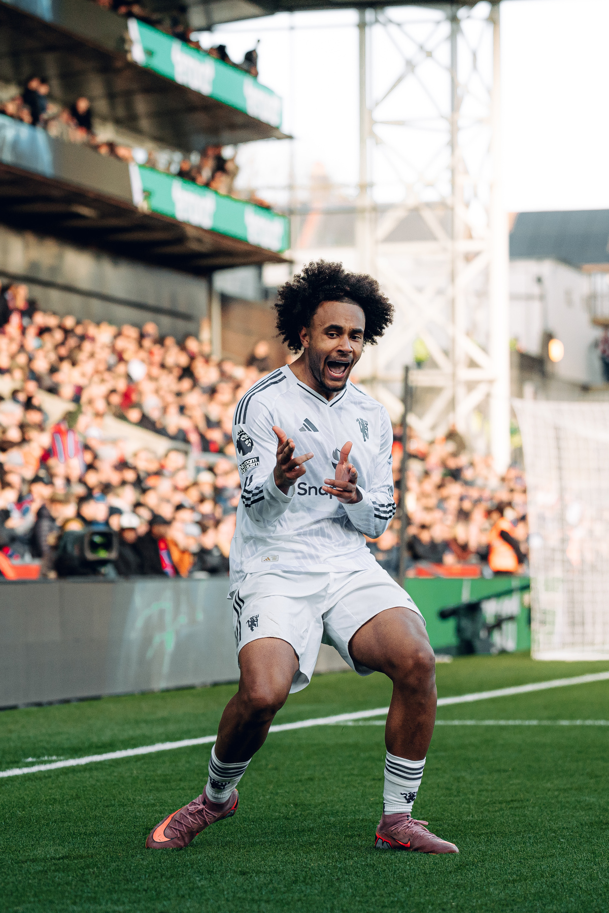 PECAH TELUR: Zirkzee cetak gol untuk MU saat bersua Crystal Palace