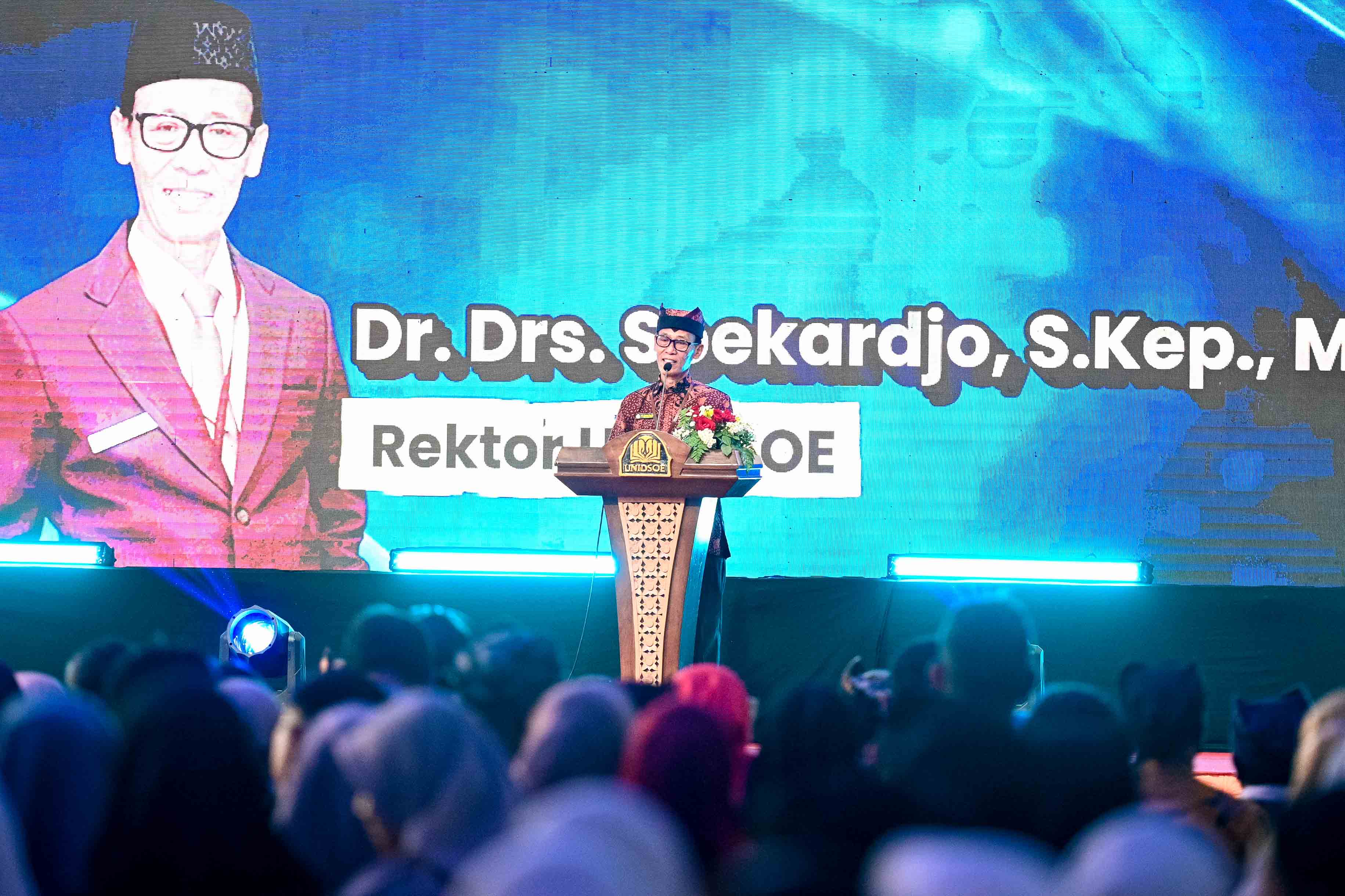 Rektor Dr Soekardjo menyampaikan sambutan pada peresmian Unidsoe.