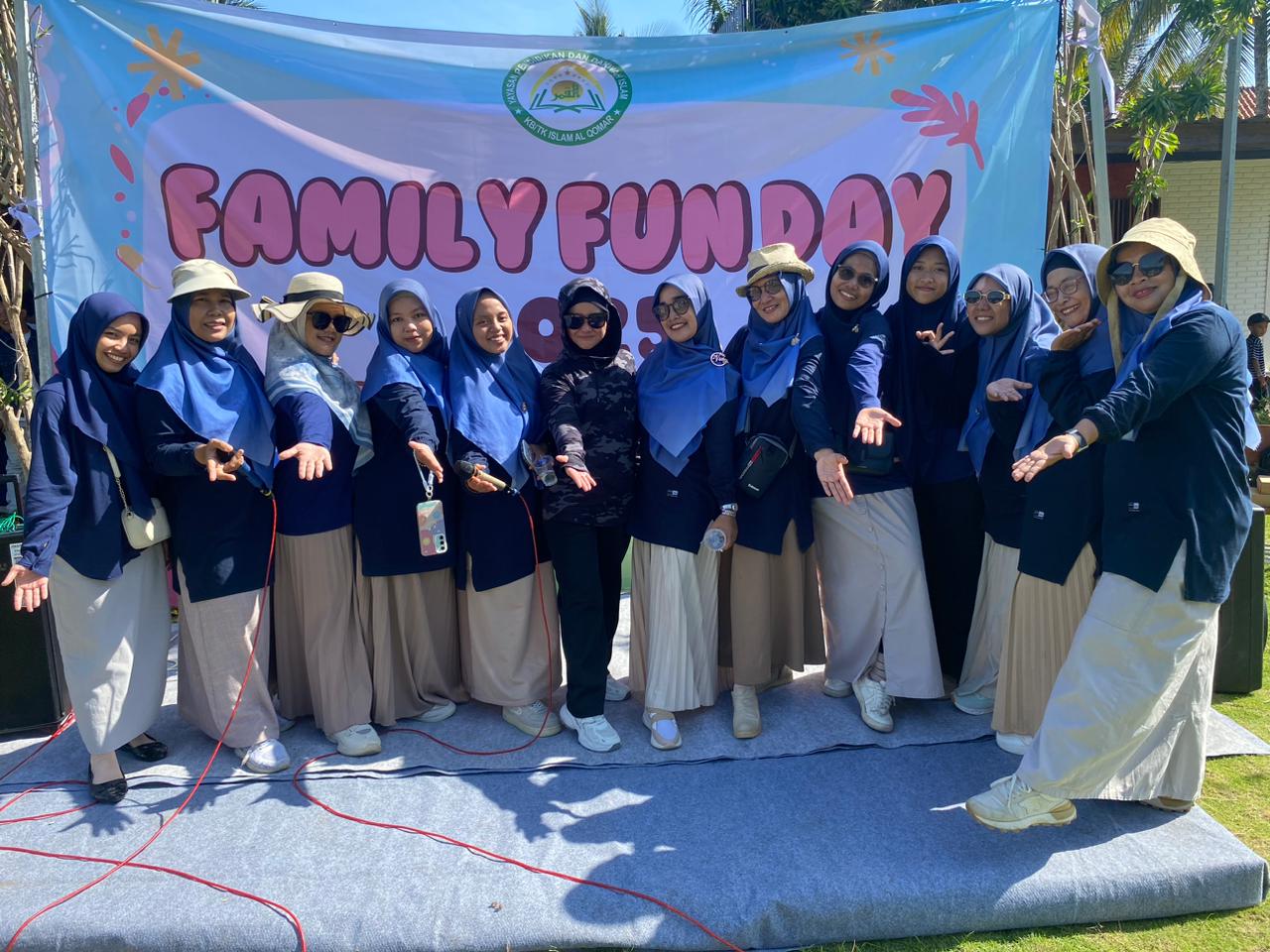 KOMPAK : Para pengajar TK IT Al Qomar yang sangat profesional dalam membimbing para anak didik