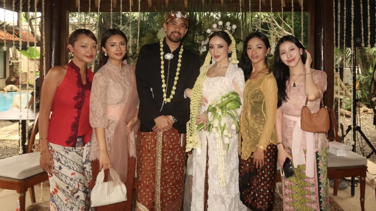 Profil lengkap Amanda Zahra.