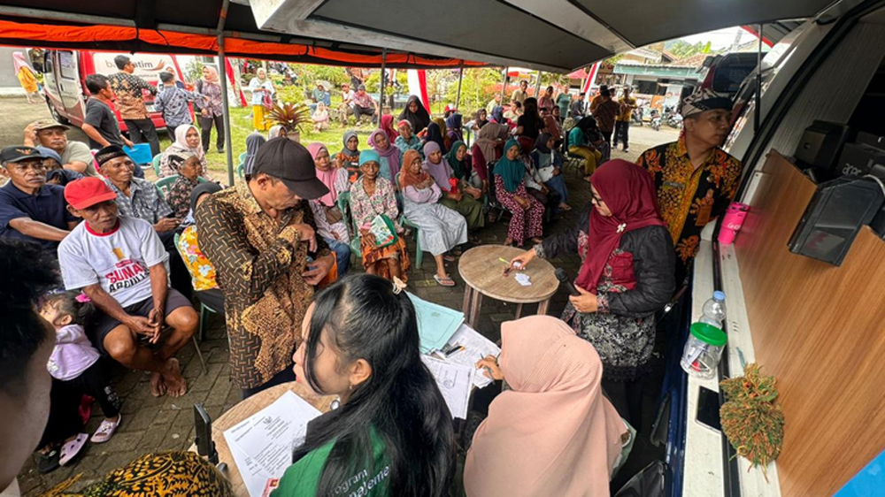 Program Bunga Desa Banyuwangi hadir di empat desa di Licin. Pemkab Banyuwangi gaspol layanan publik, kesehatan, pendidikan, UMKM, dan pengembangan wisata desa.