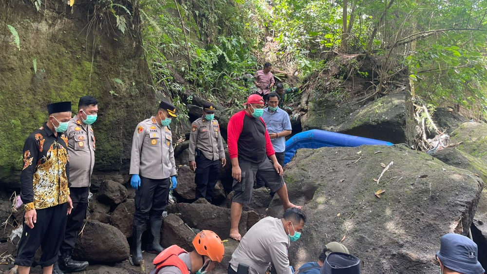 Tim gabungan temukan Ponirin warga Songgon tewas di Sungai Badeng hari kelima pencarian, evakuasi dipimpin Kapolresta Banyuwangi.