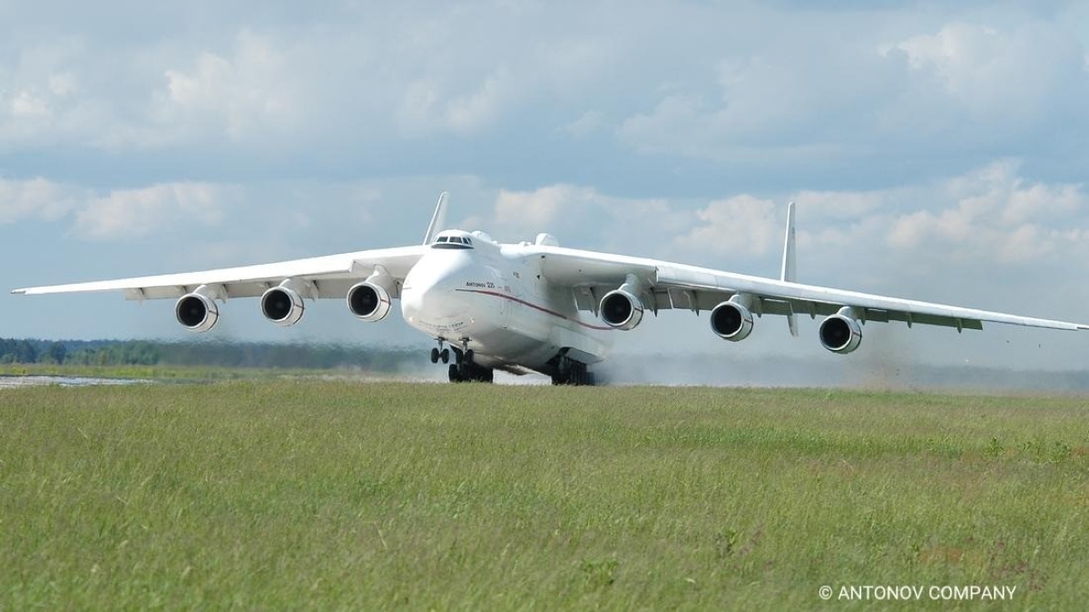 Pesawat Antonov An-22 yang dilaporkan jatuh di Rusia.