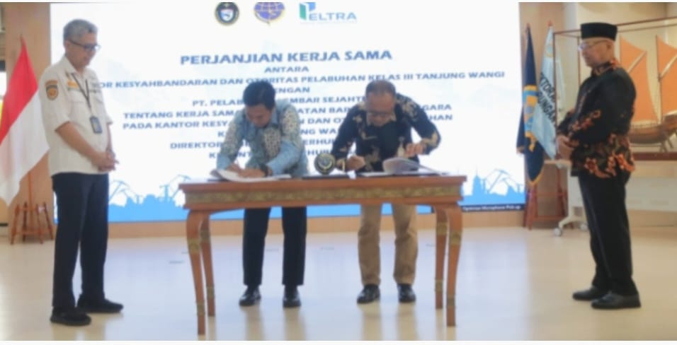 Momen penandatanganan kerja sama antara KSOP Tanjung Wangi dan PT Pelabuhan Lembar Sejahtera di Jakarta, Kamis (11/12/2025).