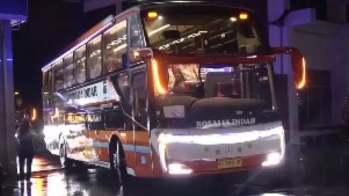 PO Rosalia Indah memberikan sanksi pada sopir yang viral karena ugal-ugalan di jalan tol.
