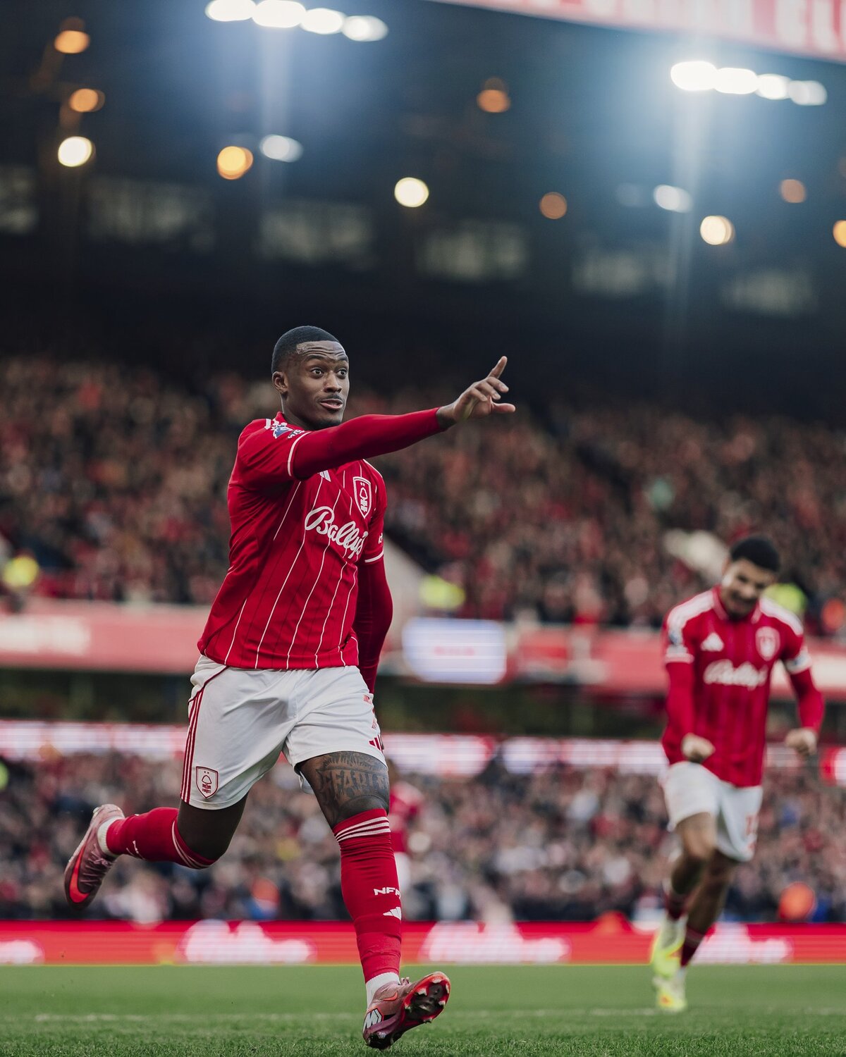 HANCURKAN SPURS: Nottingham Forest beri tekanan besar terhadap Thomas Frank