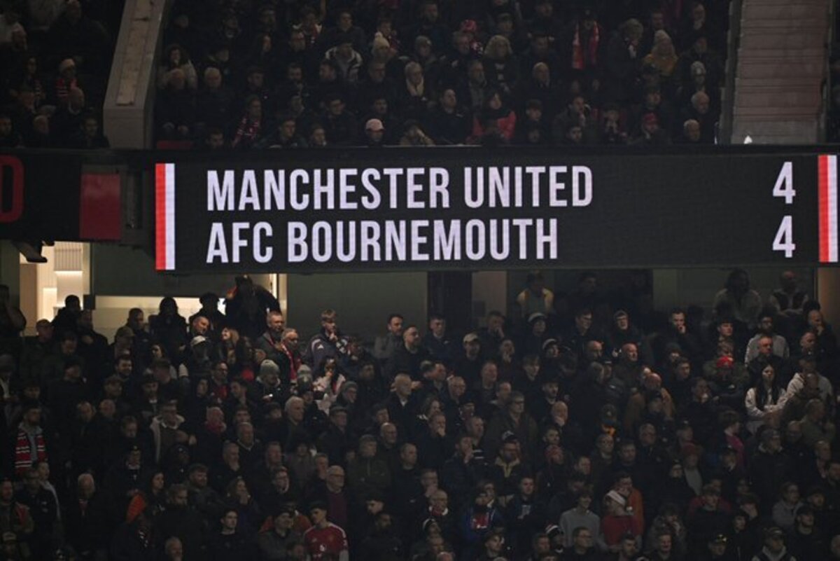 IMBANG: Skor 4-4 jadi penutup laga di Old Trafford