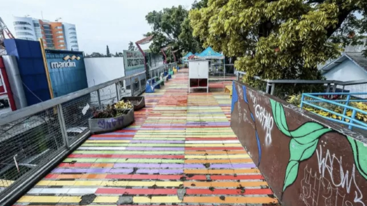 Pemkot Bandung menunggu hasil uji beban sebelum membongkar Teras Cihampelas.