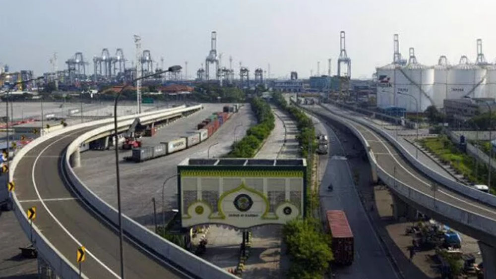 Jalan tol akses Tanjung Priok Jakarta.