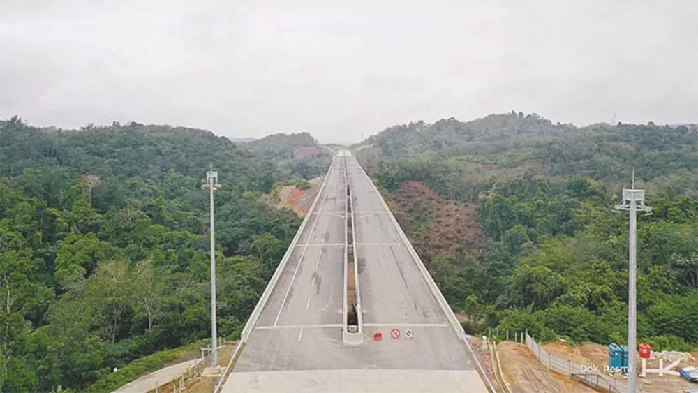 Ruas Jalan Tol Bangkinang-XIII Koto Kampar dalam tahap pengerjaan.