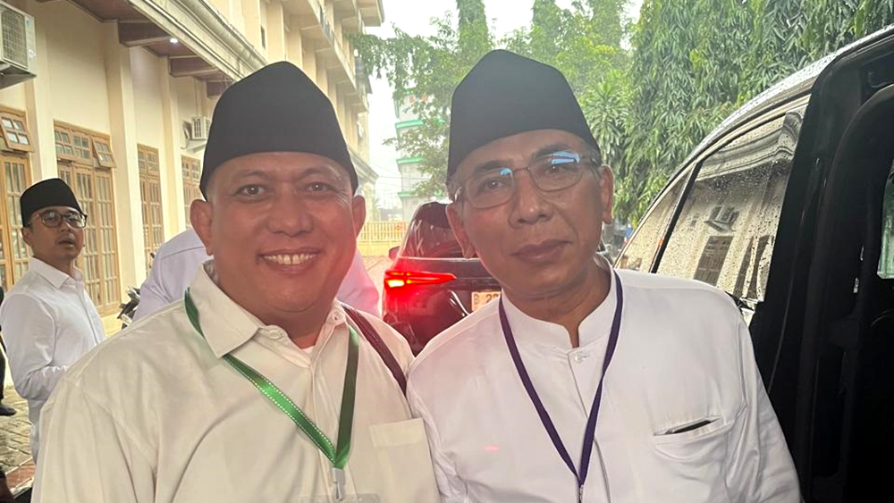 Kiai Sunandi Zubaidi bersama KH Yahya Cholil Staquf di Pondok Pesantren Lirboyo, Kediri, Jawa Timur, Minggu (21/12).