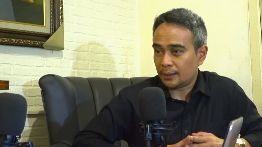 GENJOT SEKTOR INFRASTRUKTUR: Anggota Komisi C DPRD Jawa Timur Pranaya Yudha Mahardika saat podcast bersama Radar Banyuwangi.