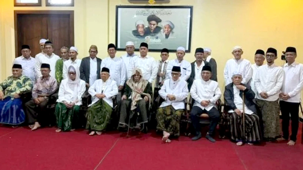 Pertemuan Mustasyar, Syuriyah, dan Tanfidziyah PBNU usai pertemuan di Pesantren Lirboyo, Kamis (25/12/2025).