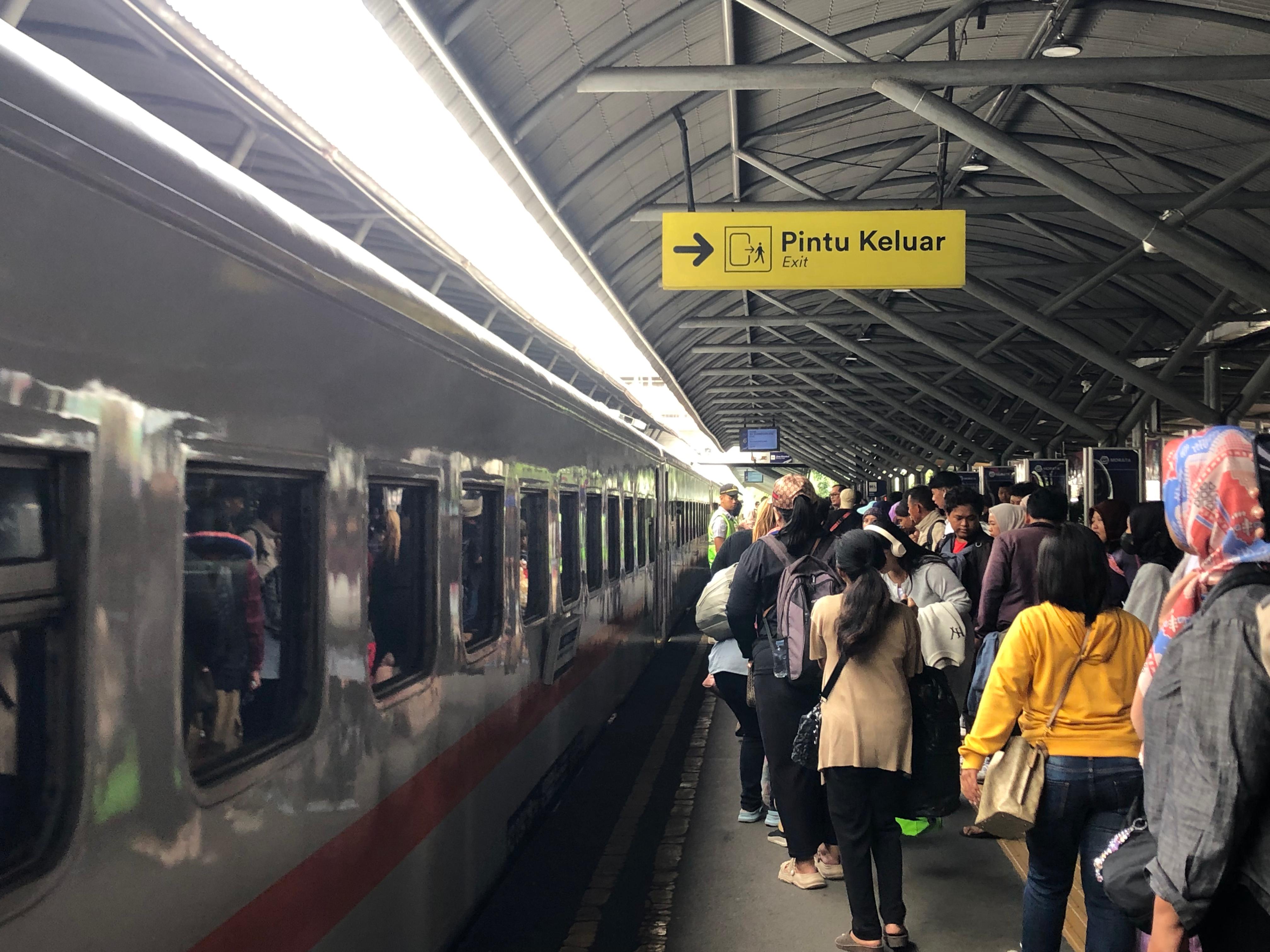 KAI Daop 8 Surabaya catat 155.791 pelanggan manfaatkan diskon 30 persen.