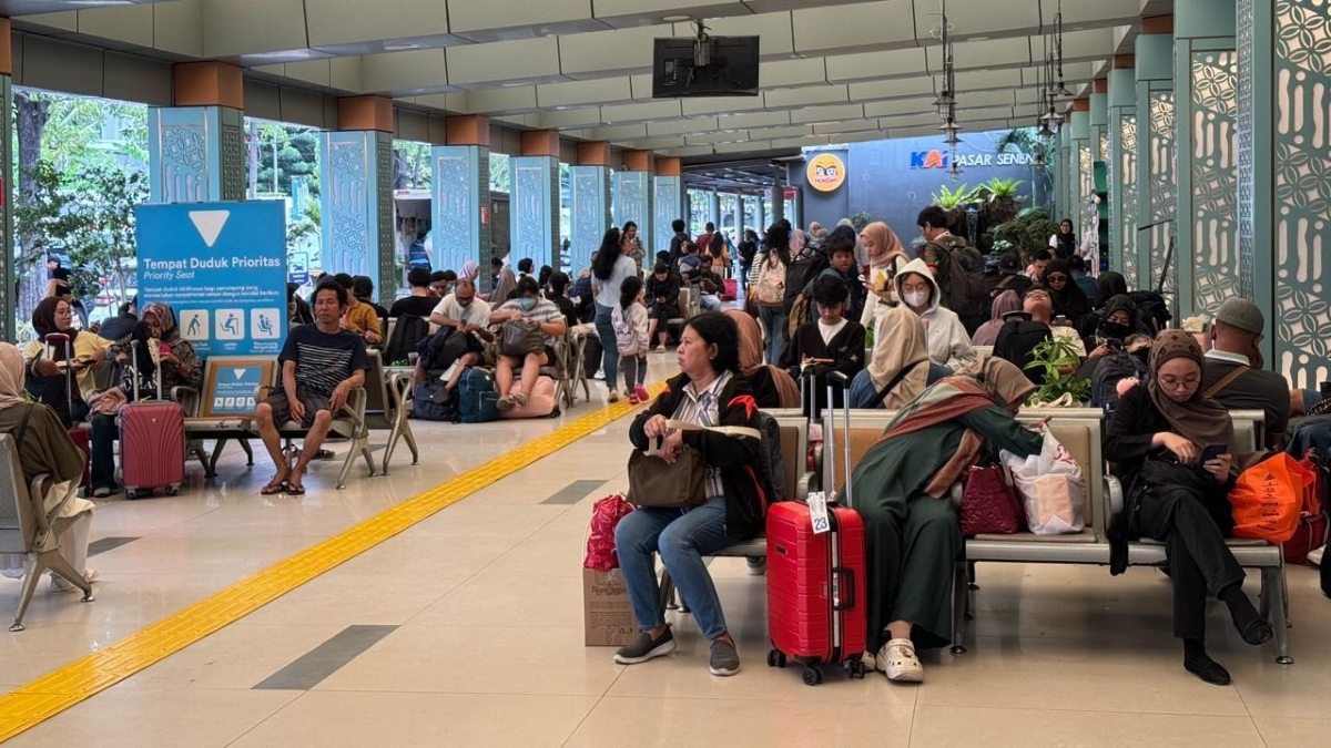 KAI mencatat 46.207 penumpang tinggalkan Jakarta, Minggu (28/12/2025).
